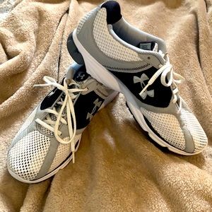 Under Armour running shoes Black and white